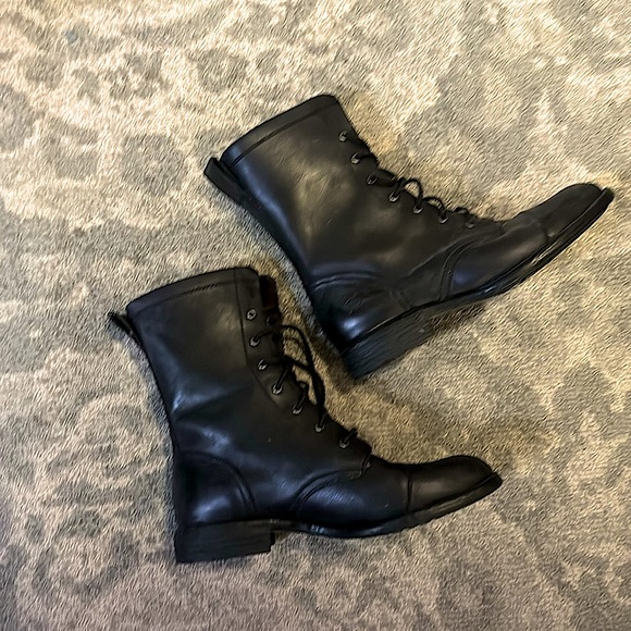 BORN Black Boots Size 7.5 - Picture 2 of 7